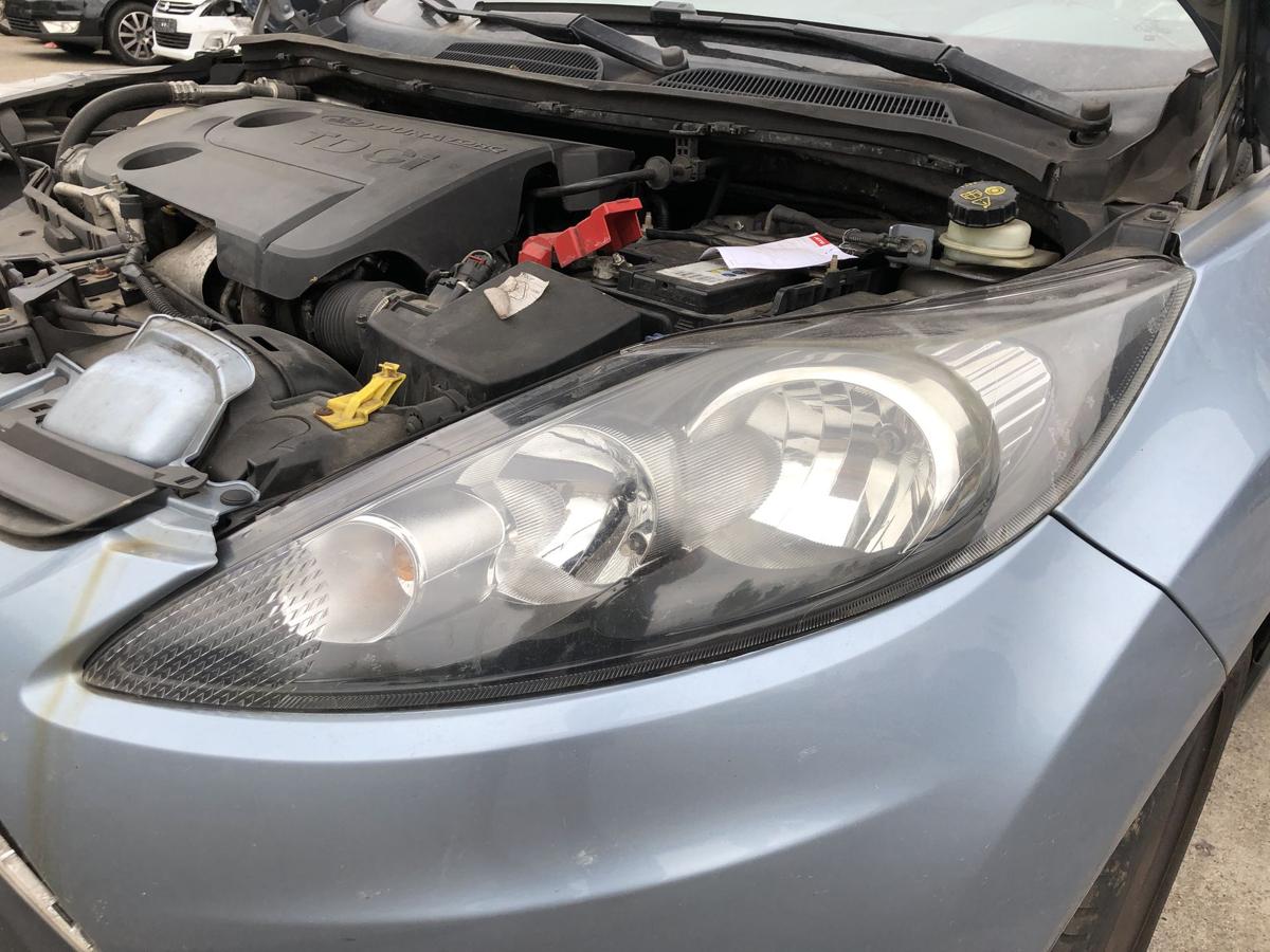 Ford Fiesta JA8 Scheinwerfer links Hauptscheinwerfer Halogen Lampe Zubeh&ouml;rteil