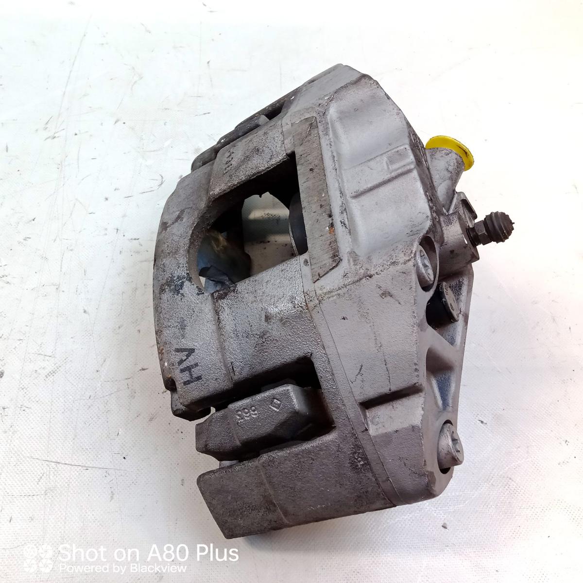 Audi A3 8P Quattro original Bremssattel Vorderachse links 345x30mm Bj.2004