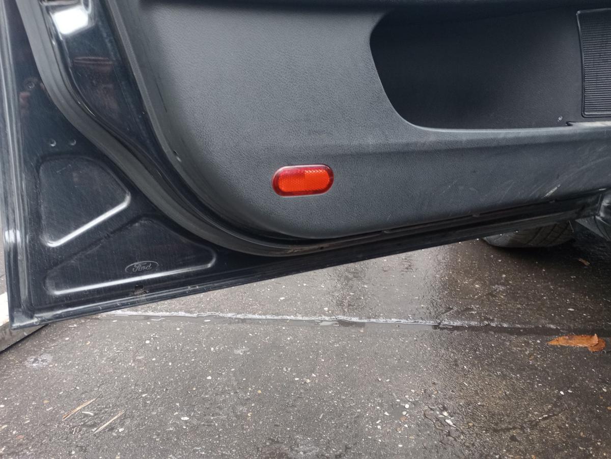 Ford Mondeo IV Kombi orig Tür vorne links Fahrertür Panther schwarz Bj 2010