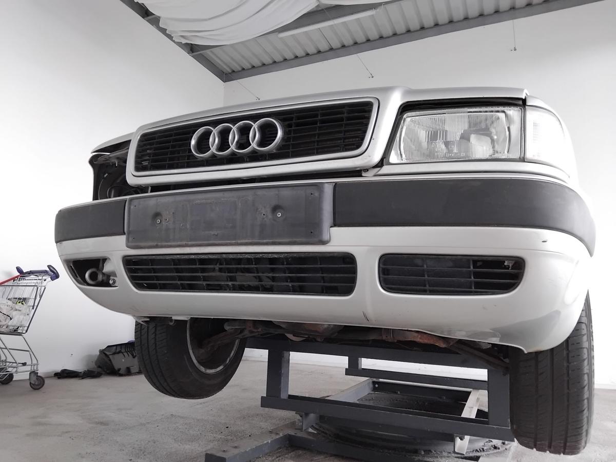 Audi 80 B4 original Sto&szlig;stange Sto&szlig;f&auml;nger vorn BJ1992 LY7T Kristallsilbermetallic