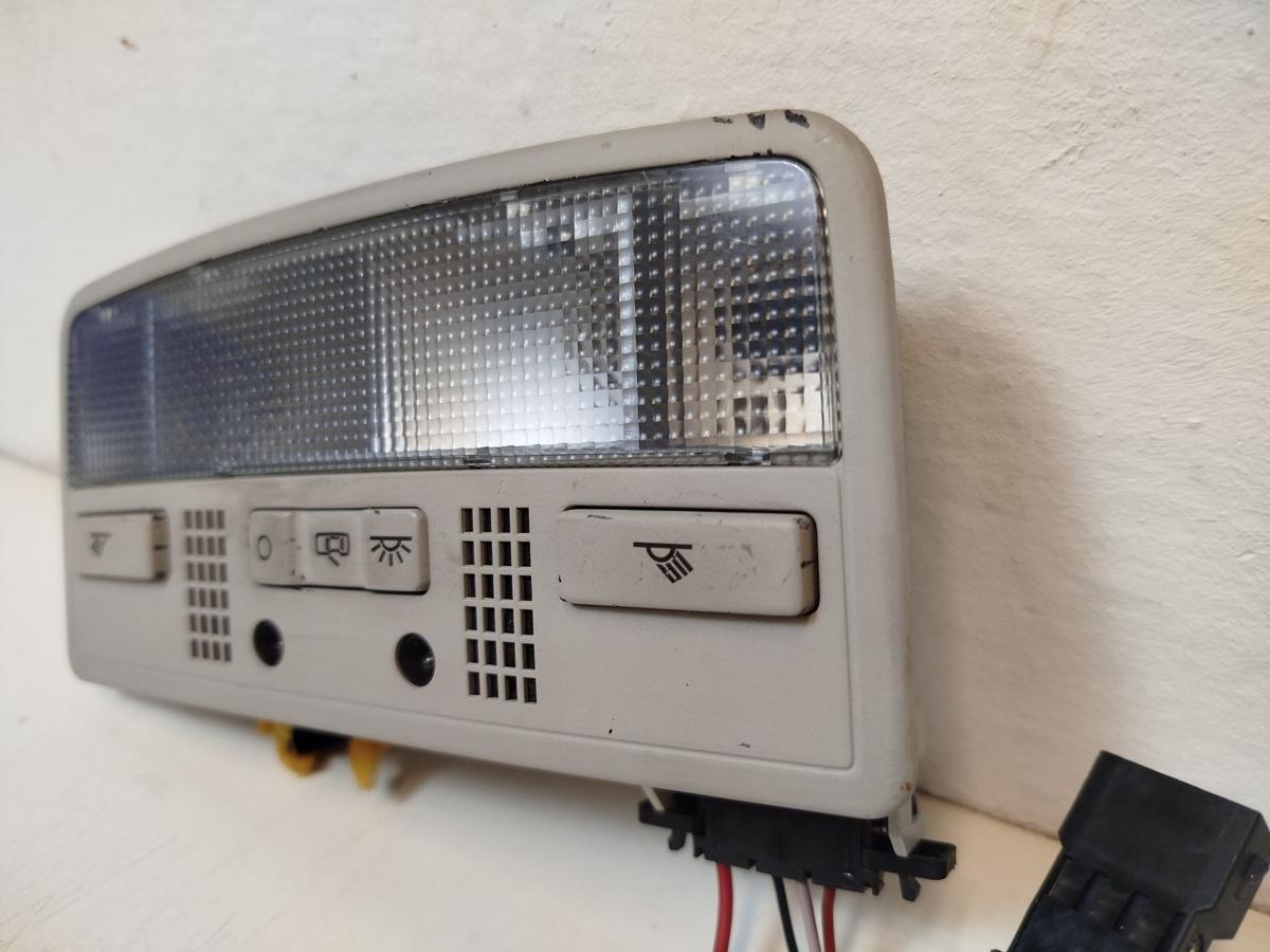 VW Passat 3BG W8 Innenleuchte Leseleuchte Ambientebeleuchtung Schaden Text lesen