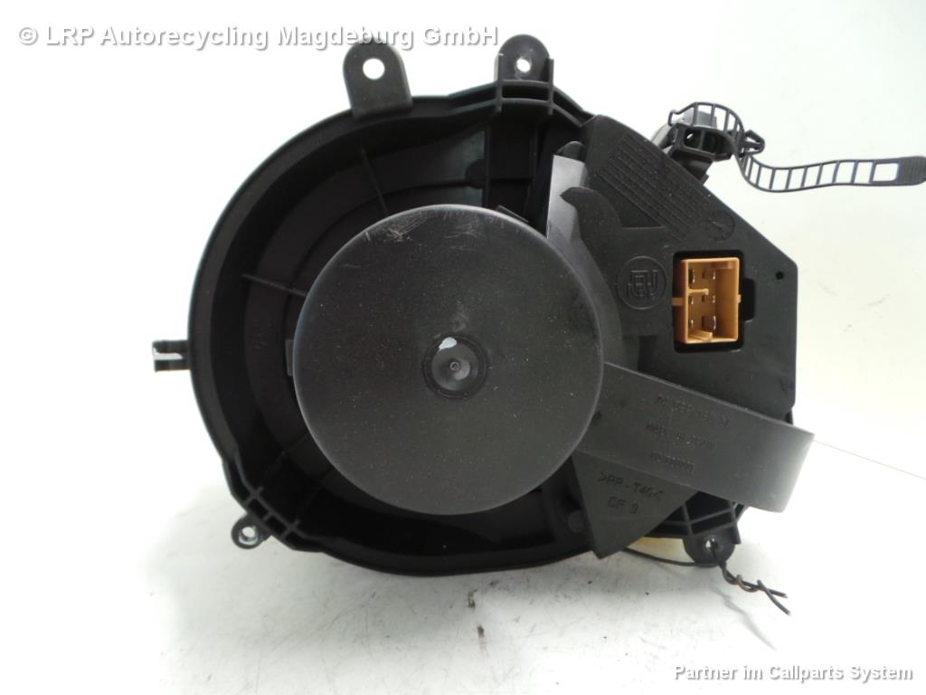 VW Passat 3BG Bj.04 Variant Gebläsemotor Innenraumgebläse BEHR 740221233F