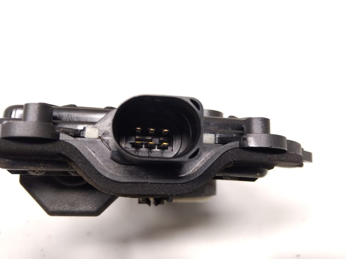 VW Phaeton GP4 original Stellmotor Zuziehhilfe hinten rechts 3D0837059B Bj.2015