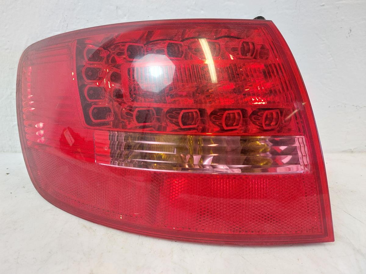 Audi A6 4F C6 Avant Rückleuchte außen links Ecke Kombi LED Heckleuchte