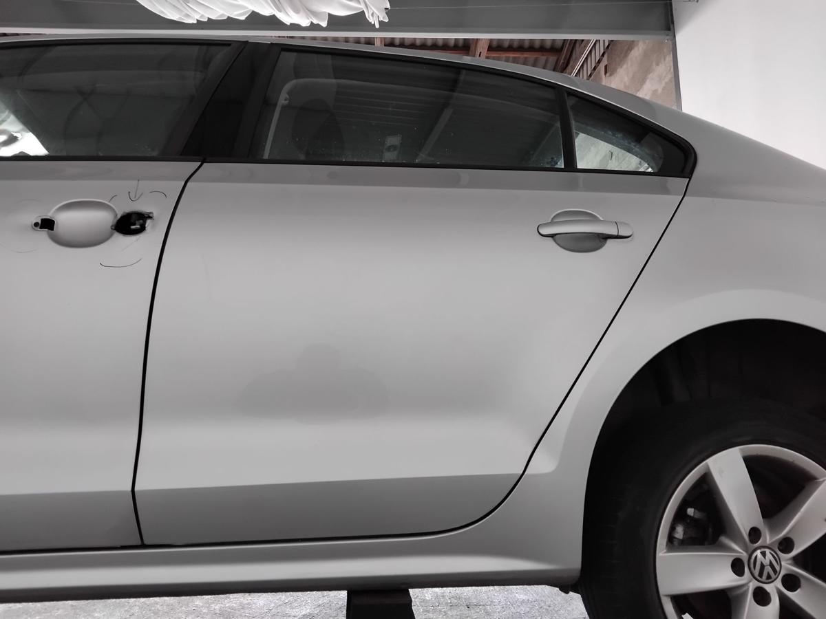 VW Jetta VI 162 original T&uuml;r hinten links reflexsilbermetallic LA7W BJ2012