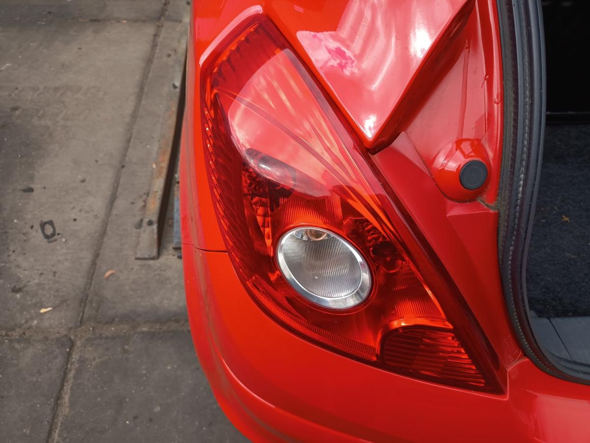 Opel Corsa D original R&uuml;ckleuchte links 3 T&uuml;rer vor Facelift Baujahr 2009