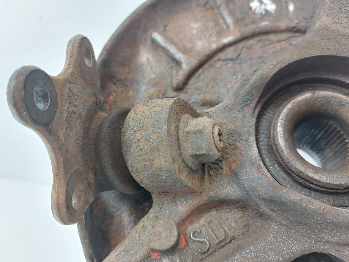 Seat Ibiza 6L Achsschenkel Radlagergeh&auml;use vorn links feste Halter Bremsbel&auml;ge
