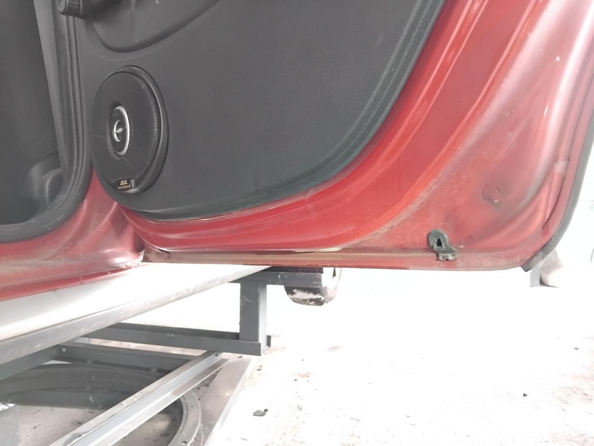 Dacia Sandero 1 Stepway T&uuml;r hinten rechts TEB76-Rouge de Feu BJ2010