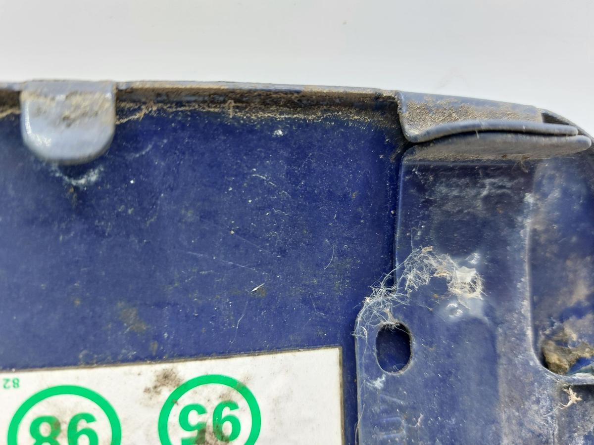 Dacia Logan LS0ankklappe Tankdeckel Tankverschlus OV61H Blue Marine