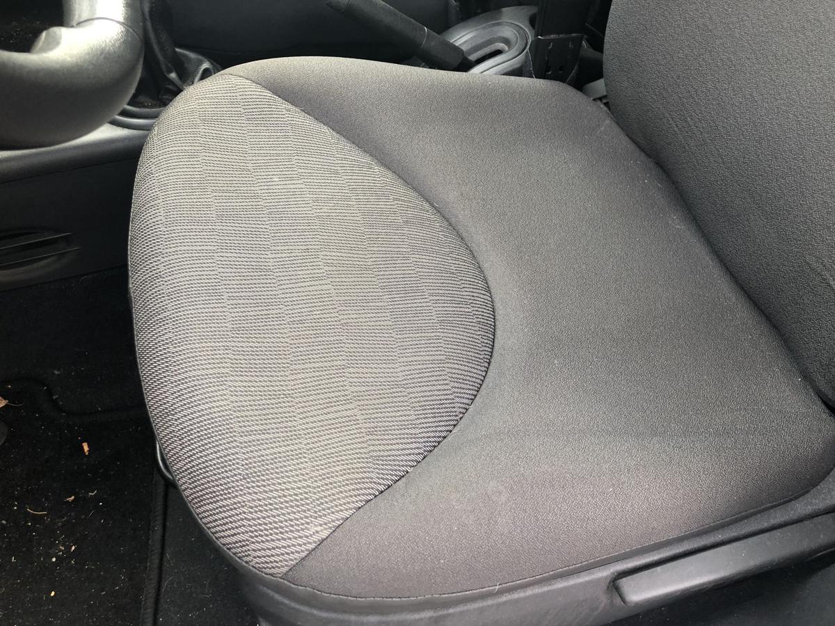 Citroen C3 Typ F Sitz vorn links Fahrersitz Stoff ohne Heizung