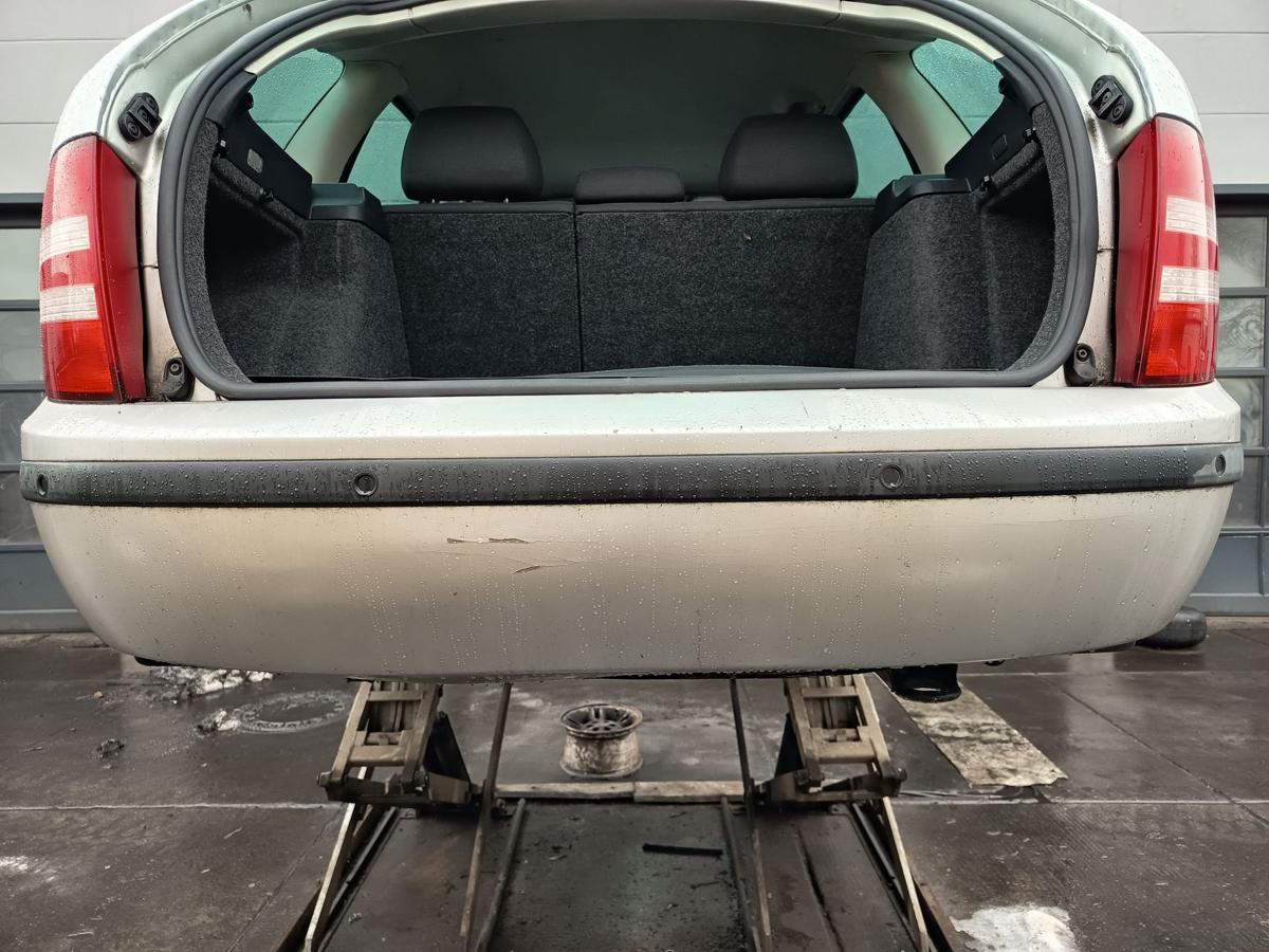 Skoda Fabia I 6Y original Sto&szlig;stange F&auml;nger hinten Heck F7T Diamantsilber Bj2005