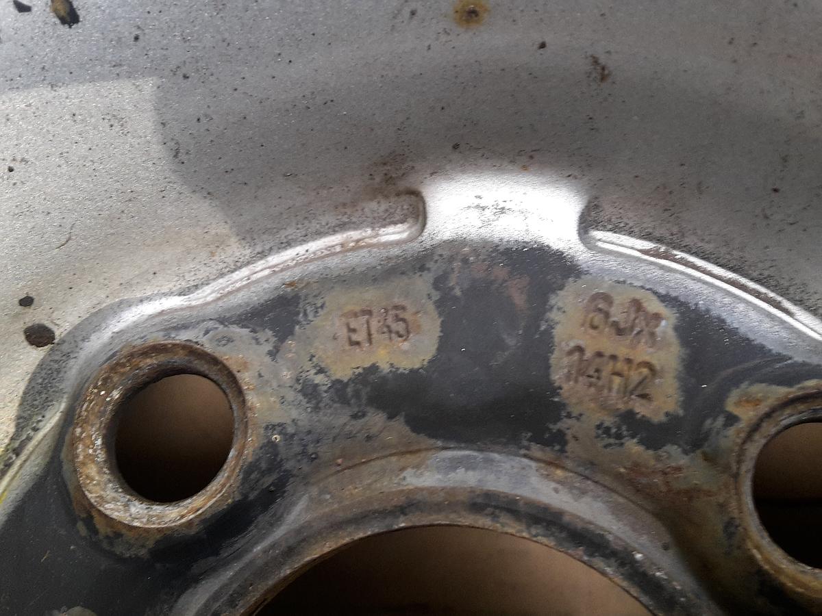 VW Passat Variant 35i original Satz Stahlfelgen 6Jx14 ET45 Bj 1996