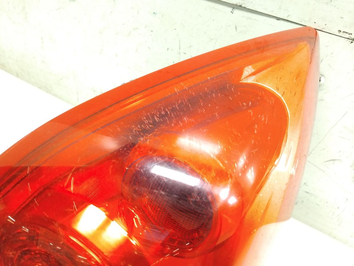 Nissan Primera P12 Hatchback R&uuml;ckleuchte Heckleuchte rechts mit M&auml;ngeln Bj.2006