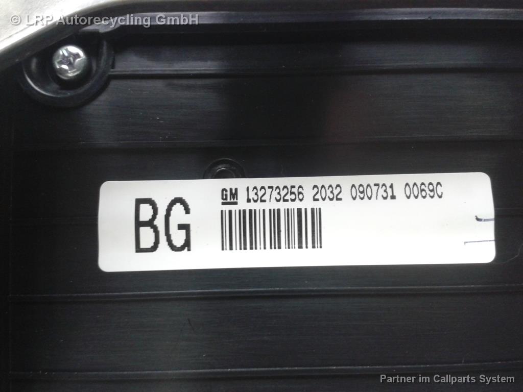 Opel Insignia Bedienteil Radio DVD 800 Nav 13273256 BJ2009