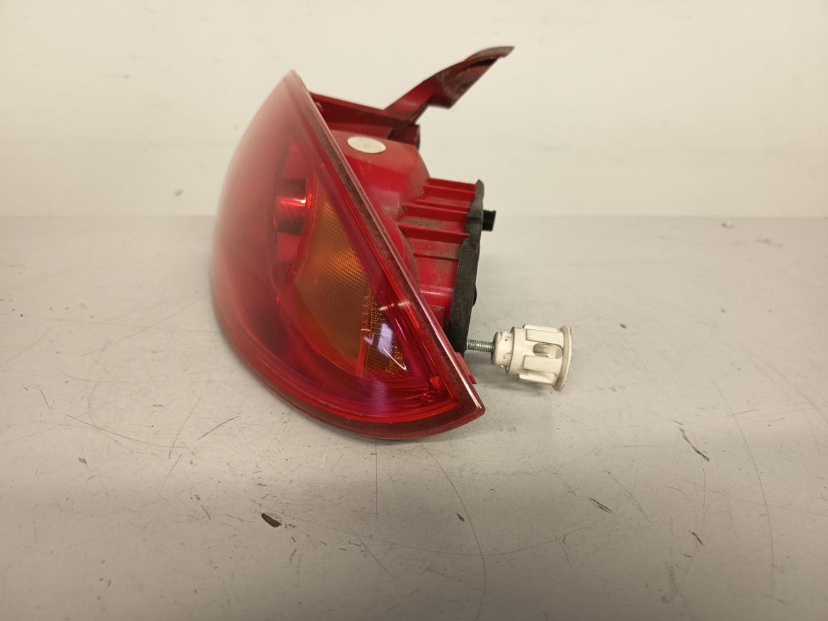 Seat Leon 1P Bj 2006 original Rück-Schluss-Heckleuchte rechts außen