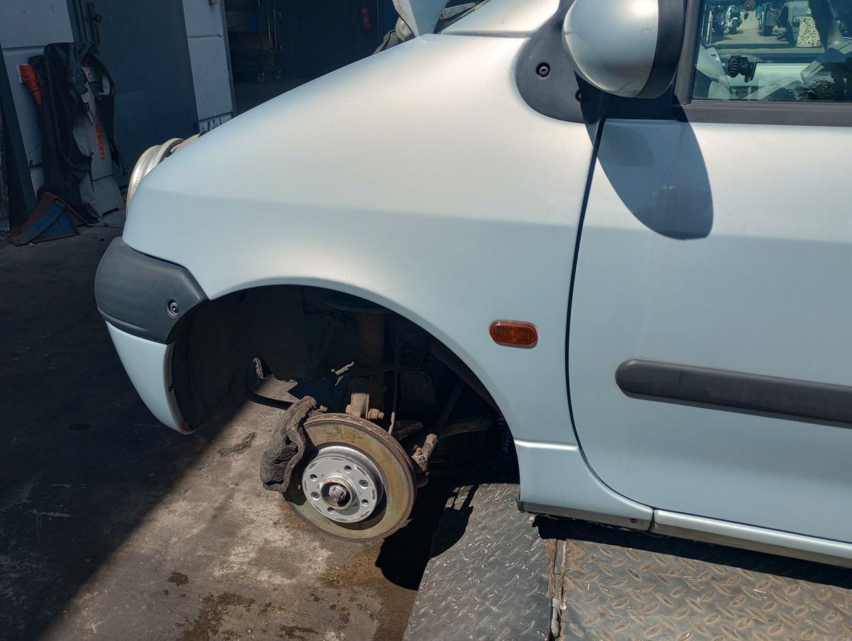 Renault Twingo C06 orig Kotflügel links MV632 Grau Bj 2002