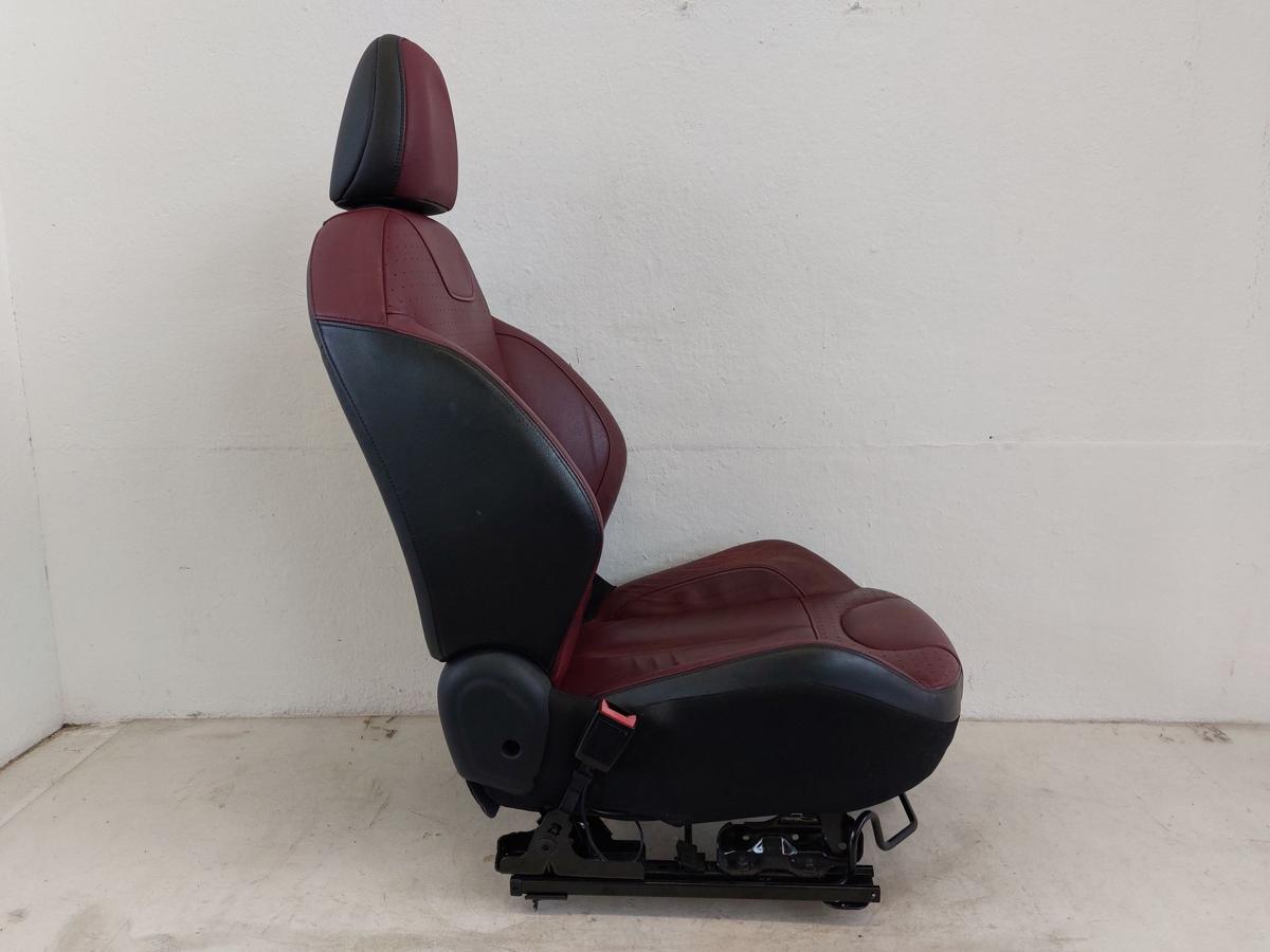 Citroen DS3 Sport Chic Sitz vorn links Fahrersitz Leder Ledersitz weinrot