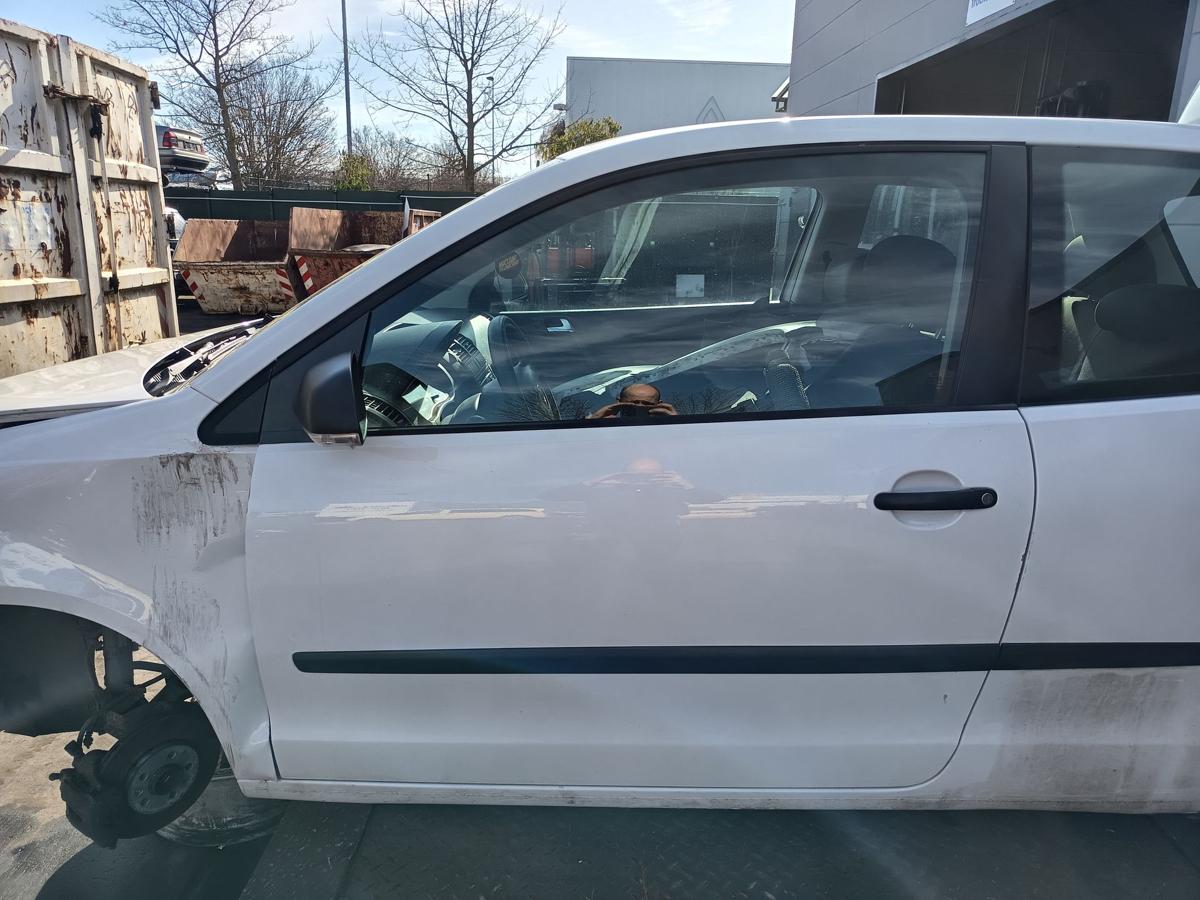 VW Polo 9N3 original T&uuml;r links Fahrer 3t&uuml;rer B9A Candywei&szlig; Bj 2009