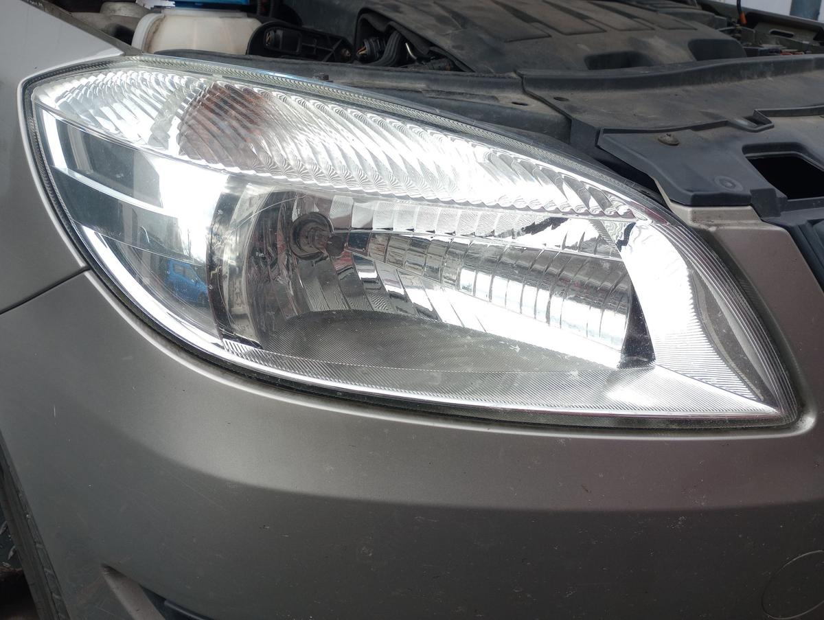 Skoda Fabia II Kombi orig Scheinwerfer rechts Halogen Facelift Bj 2010