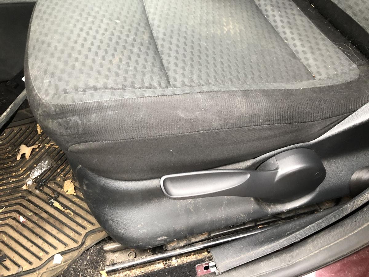 Skoda Roomster 5J Sitz vorn links Fahrersitz Stoff mit Muster ohne Heizung