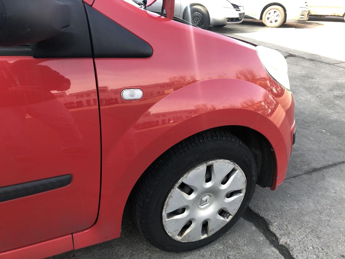 Renault Twingo 2 II Kotfl&uuml;gel vorn rechts Beifahrerseite Plastik OV727 rot