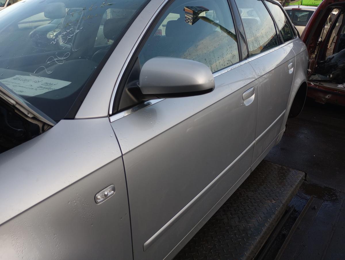 Audi A4 B7 8E original Tür vorn links Fahrer Y7W Lichtsilber Bj 2005