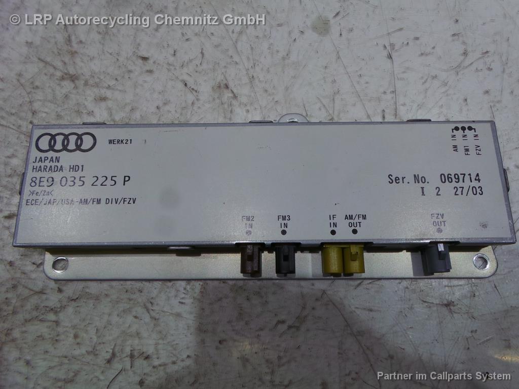 Audi A4 8E B6 BJ 2003 Antennenverstärker 8E9035225P