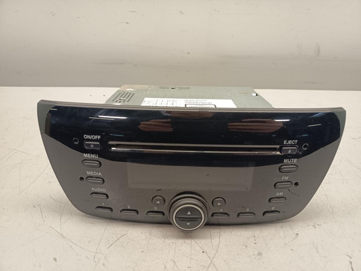 Opel Combo D original Radio Baujahr 7355479230 Baujahr 2012