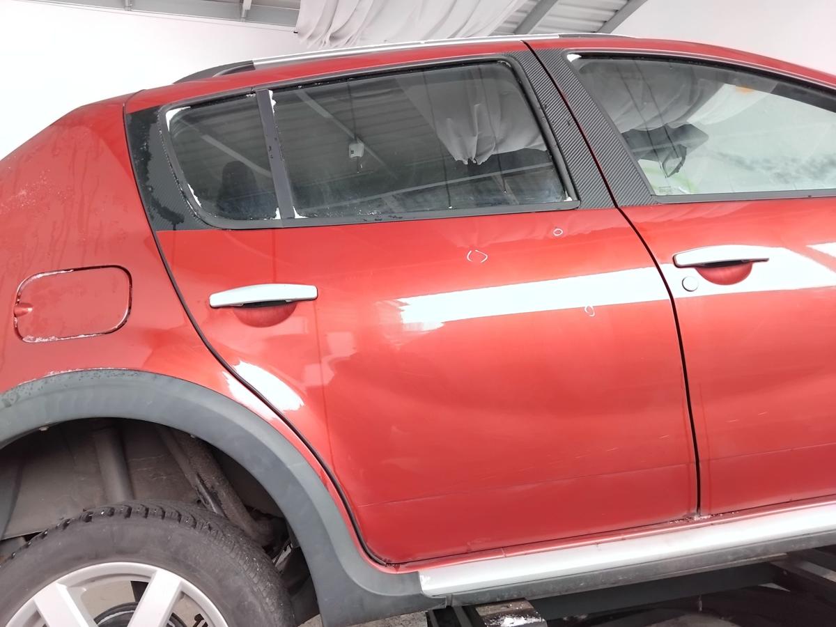 Dacia Sandero 1 Stepway T&uuml;r hinten rechts TEB76-Rouge de Feu BJ2010