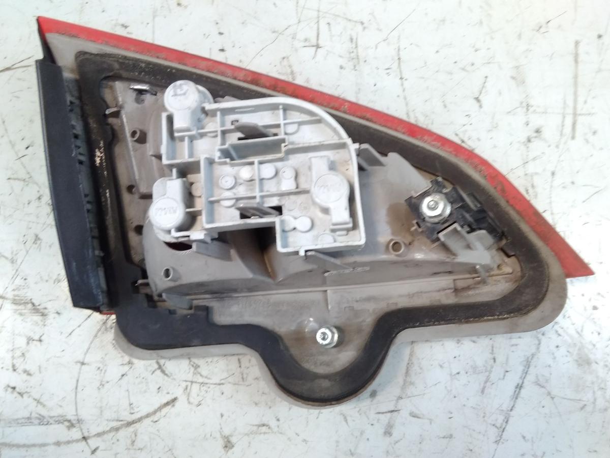Ford Mondeo 4 BA7 Kombi original Rückleuchte Heckleuchte innen rechts BJ2009