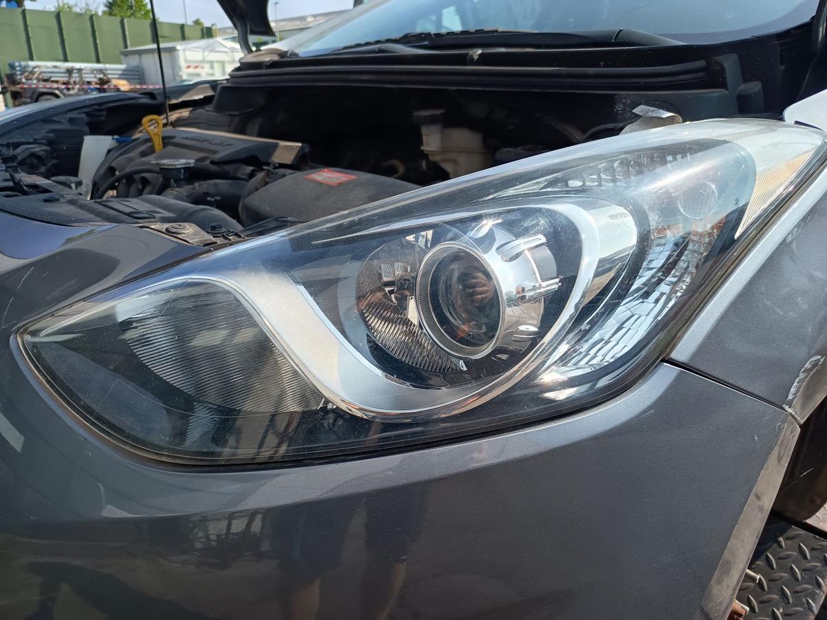 Hyundai i30 GD original Hauptscheinwerfer links Halogen Frontlicht Bj 2013