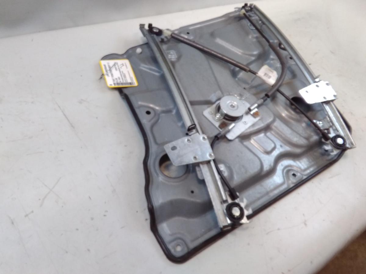 Nissan Primera P12 Kombi Fensterheber vorn links elektrisch auf Grundplatte 2002