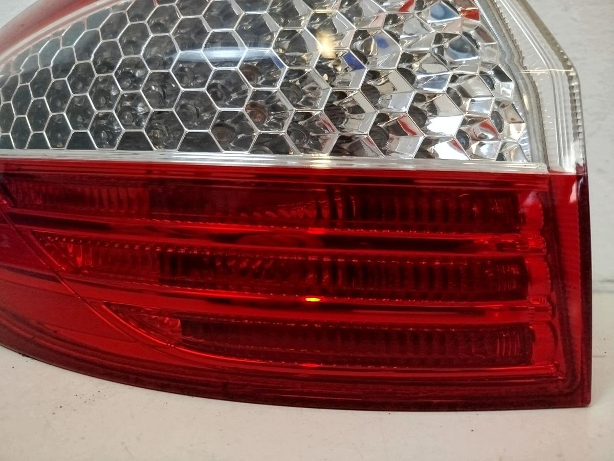 Ford Mondeo BA7 Kombi R&uuml;ckleuchte Schlussleuchte R&uuml;cklicht aussen links bis 10