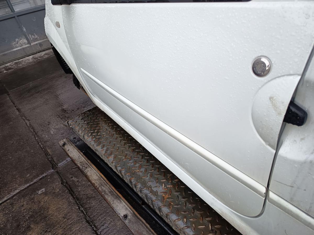 Renault Twingo II original T&uuml;r links Fahrer OV369 Arktiswei&szlig; Bj 2009