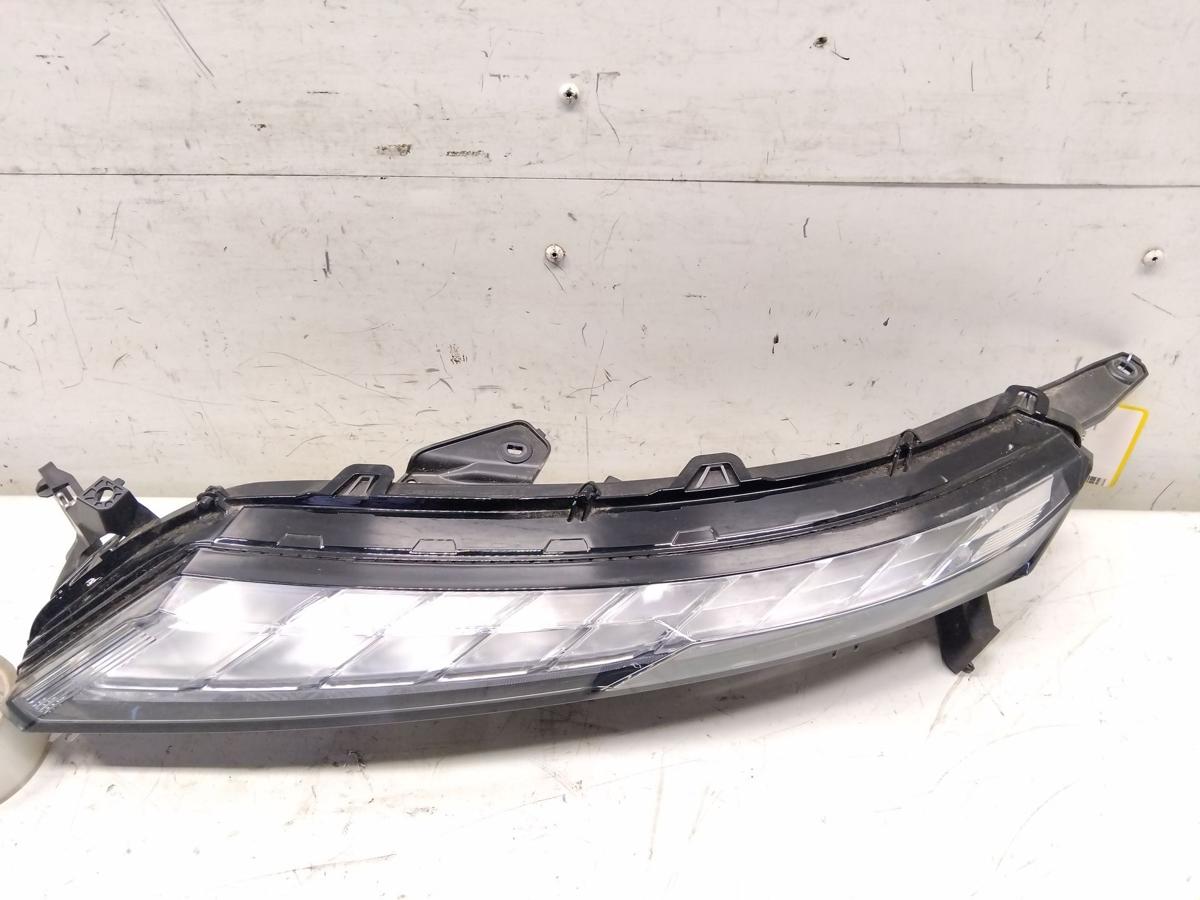 Mitsubishi Eclipse Cross original LED Tagfahrleuchte Scheinwerfer vorn links oben