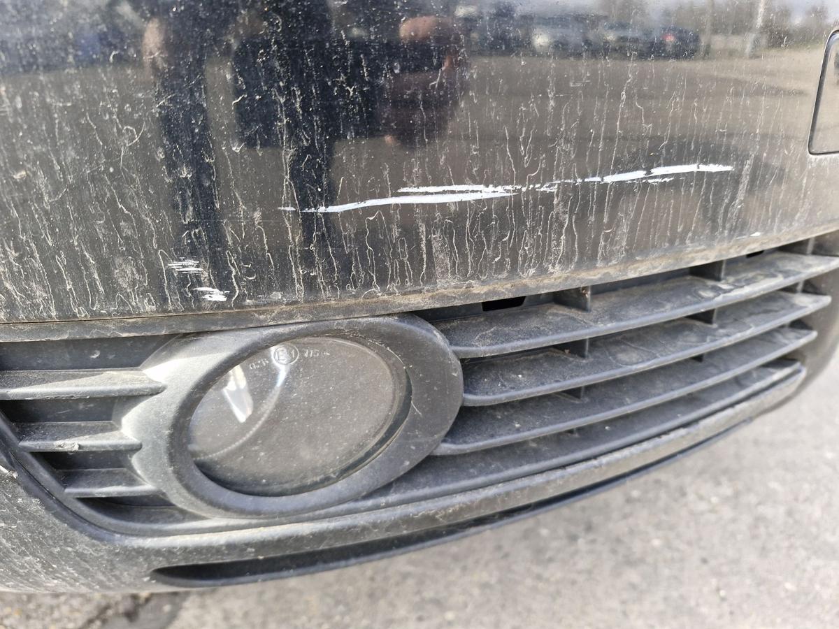 Audi A4 8E B6 BJ2004 Sto&szlig;stange vorn Sto&szlig;f&auml;nger LY9B Brillantschwarz BJ00-04