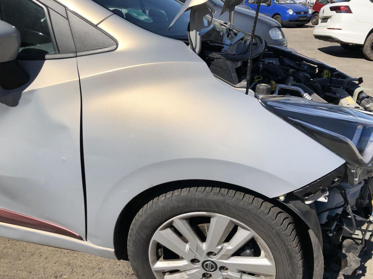 Nissan Micra K14 Kotflügel vorn rechts Beifahrerseite leicht Beschädigt KNV