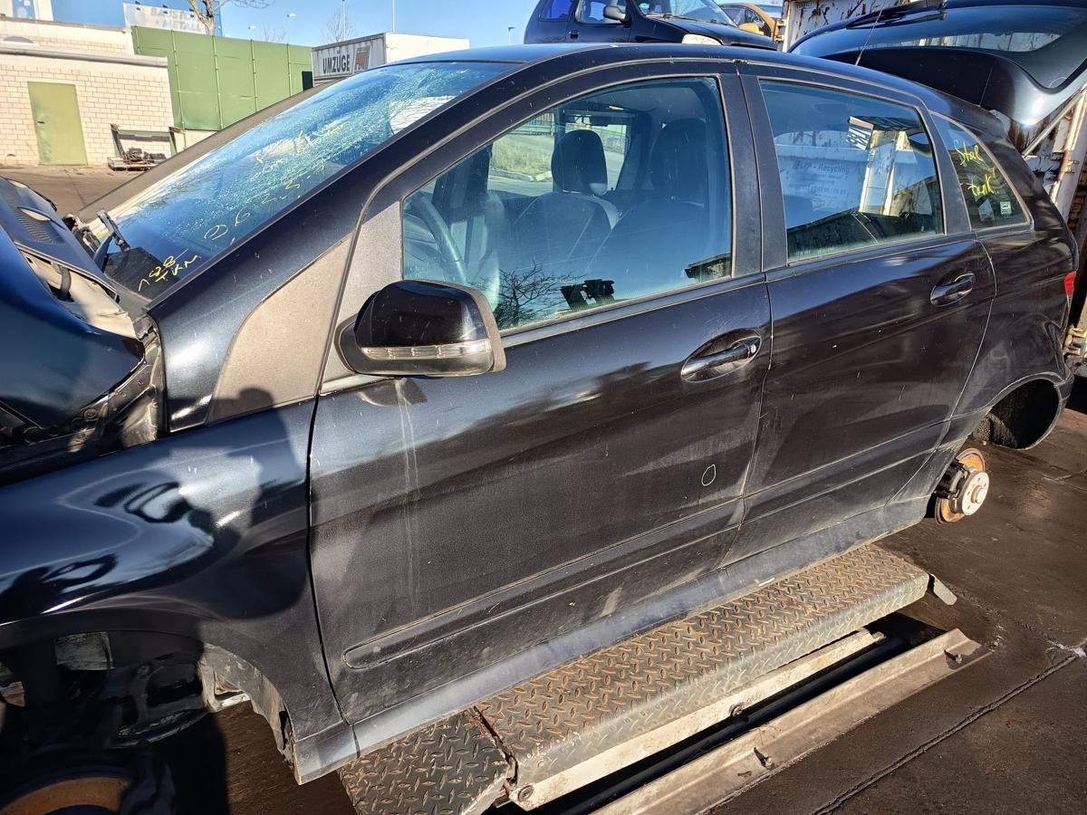 Mercedes W245 Mopf original T&uuml;r vorn links Fahrer schwarz &uuml;berlackiert Bj 2011
