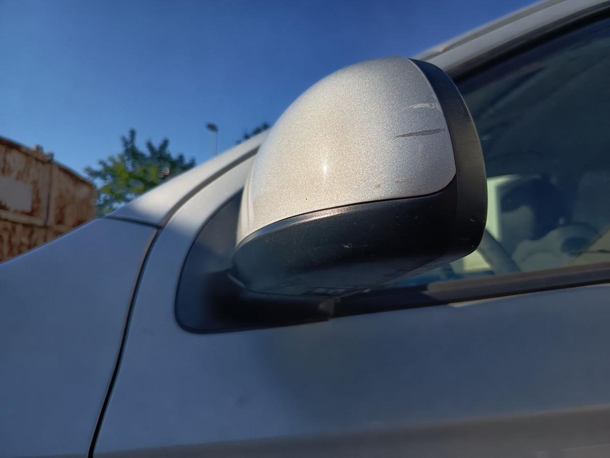 Hyundai i20 original Aussenspiegel links elektrisch FG Sleek silver Bj 2011