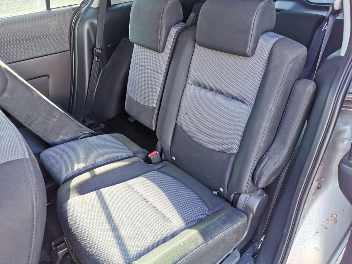 Mazda 5 CR Sitz Autositz Rücksitz mitte links 2te Reihe Stoff