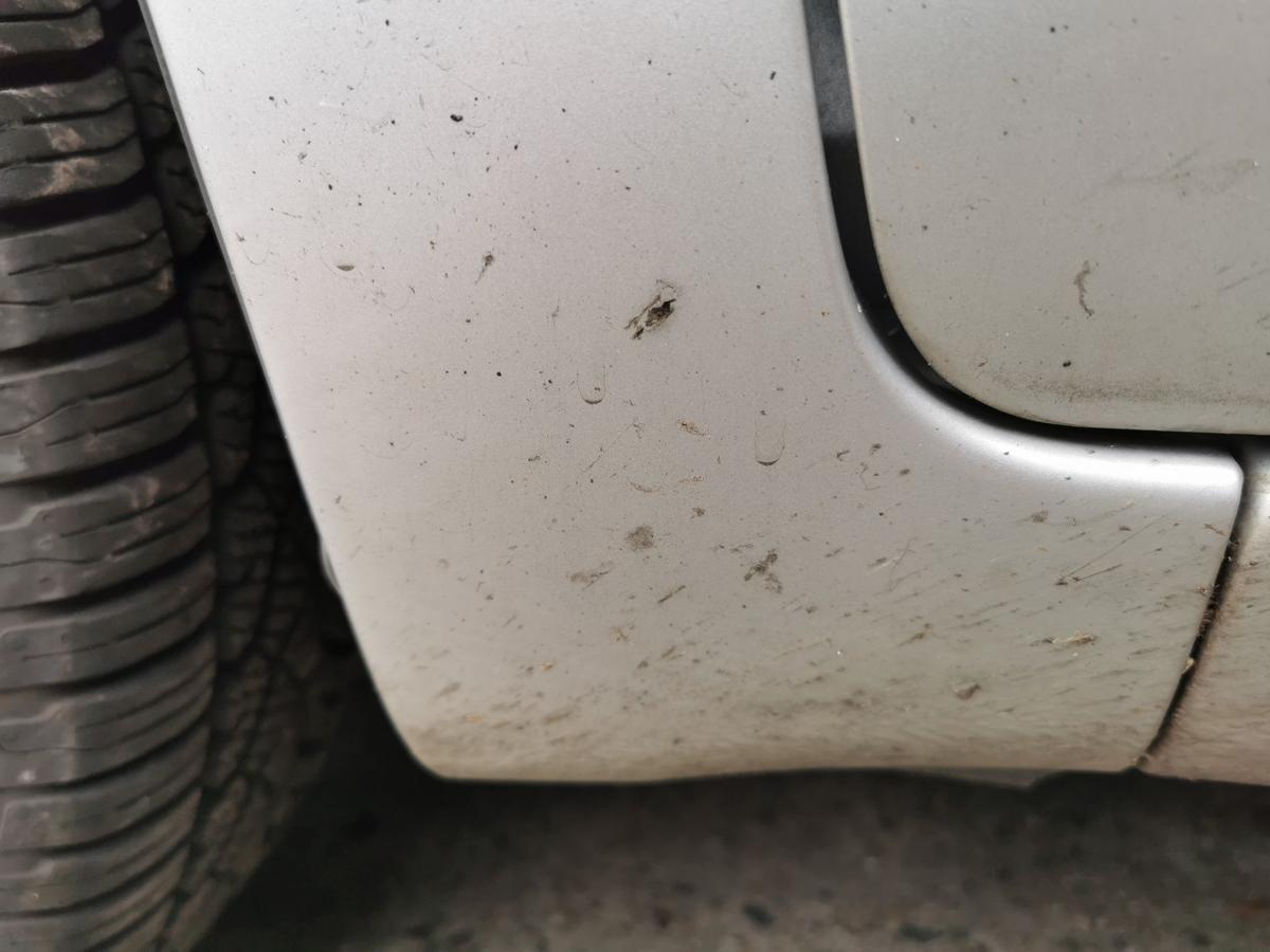 Toyota Yaris XP9 Kotflügel Fender Seitenwand vorn links 1E7 Silver Pearl Met