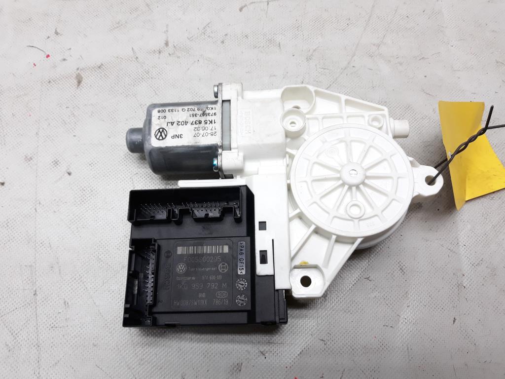 VW Golf 5 Variant 1K5 Fensterhebermotor vorn rechts 1K5837402AJ 0130822229 2007