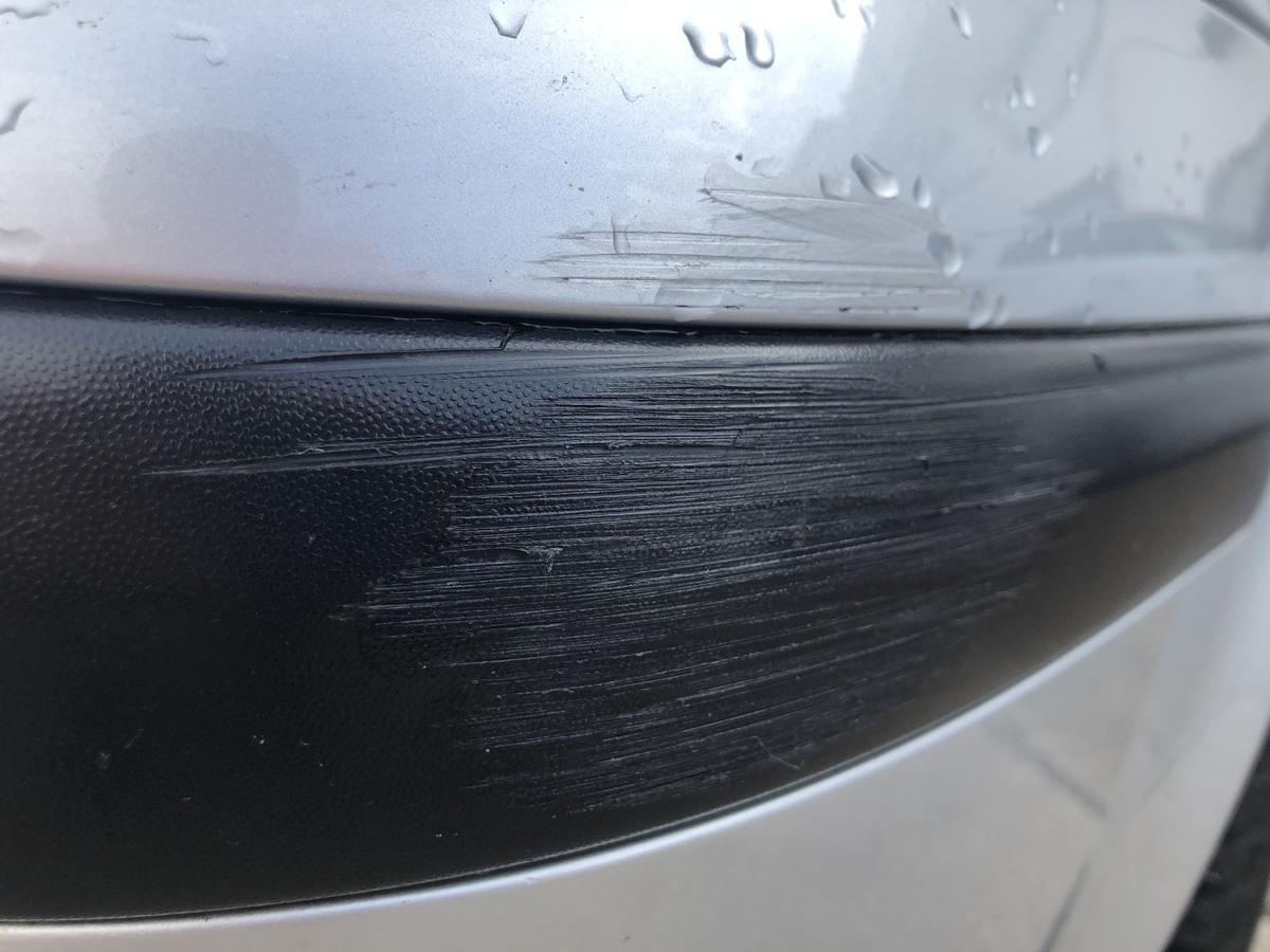 VW Golf 4 IV 1J Sto&szlig;f&auml;nger vorn Frontsch&uuml;rze Sto&szlig;stange LA7W Reflexsilber Met