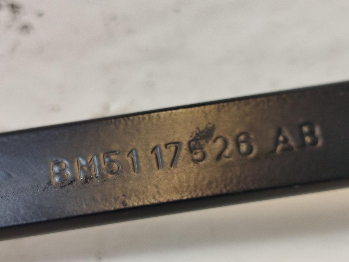 Ford Focus DYB MK3 Wischerarm vorn links Scheibenwischer Fahrerseite