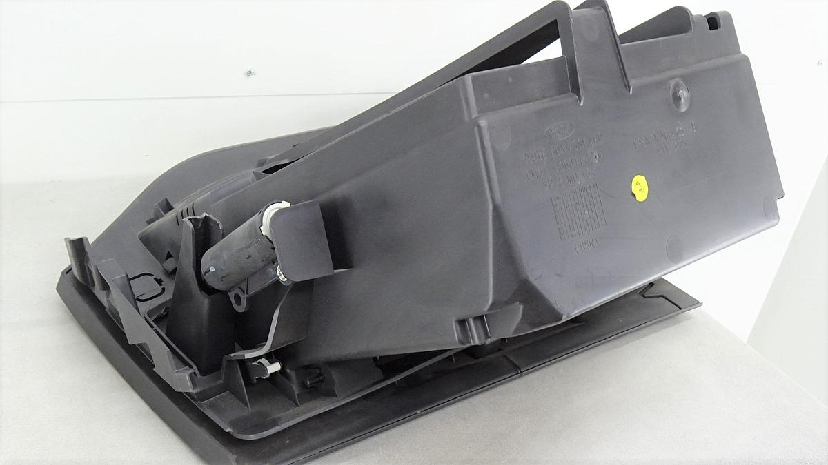 Ford Focus Handschuhfach in schwarz Bj2012 BM51A06044