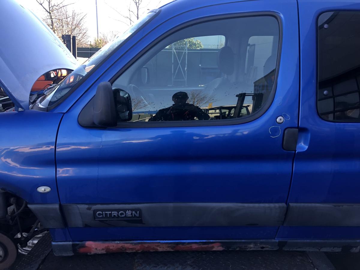 Citroen Berlingo I original Tür vorn links Fahrer KMH Königsblau Bj 2006