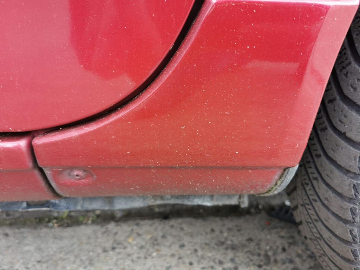 Renault Twingo C06 Kotflügel Fender Seitenwand vorn rechts NV713 CHERRY RED