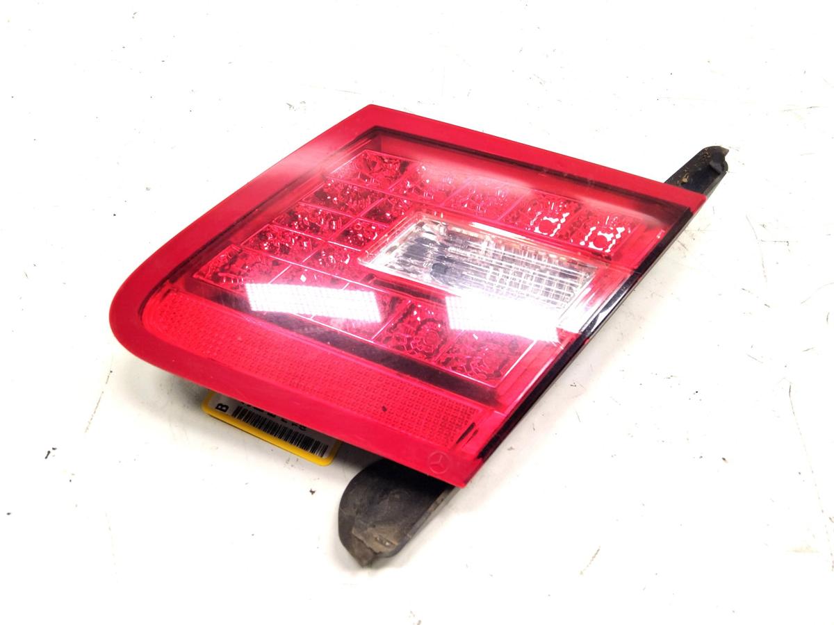 Mercedes E-Klasse Coupe C207 original Rückleuchte innen rechts LED Bj.2009