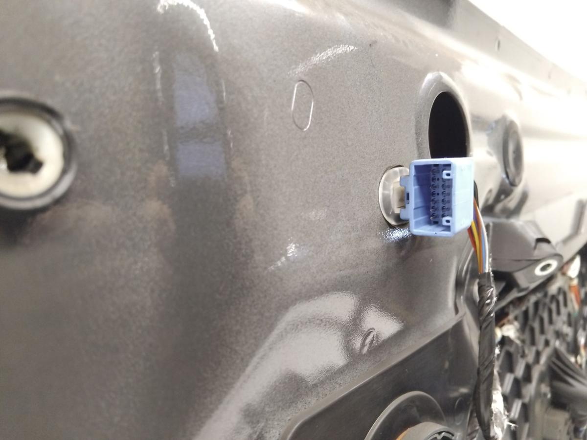 Tesla Model 3 T&uuml;r vorn rechts Beifahrert&uuml;r graumetallic PMNG steelgrey Bj.2021