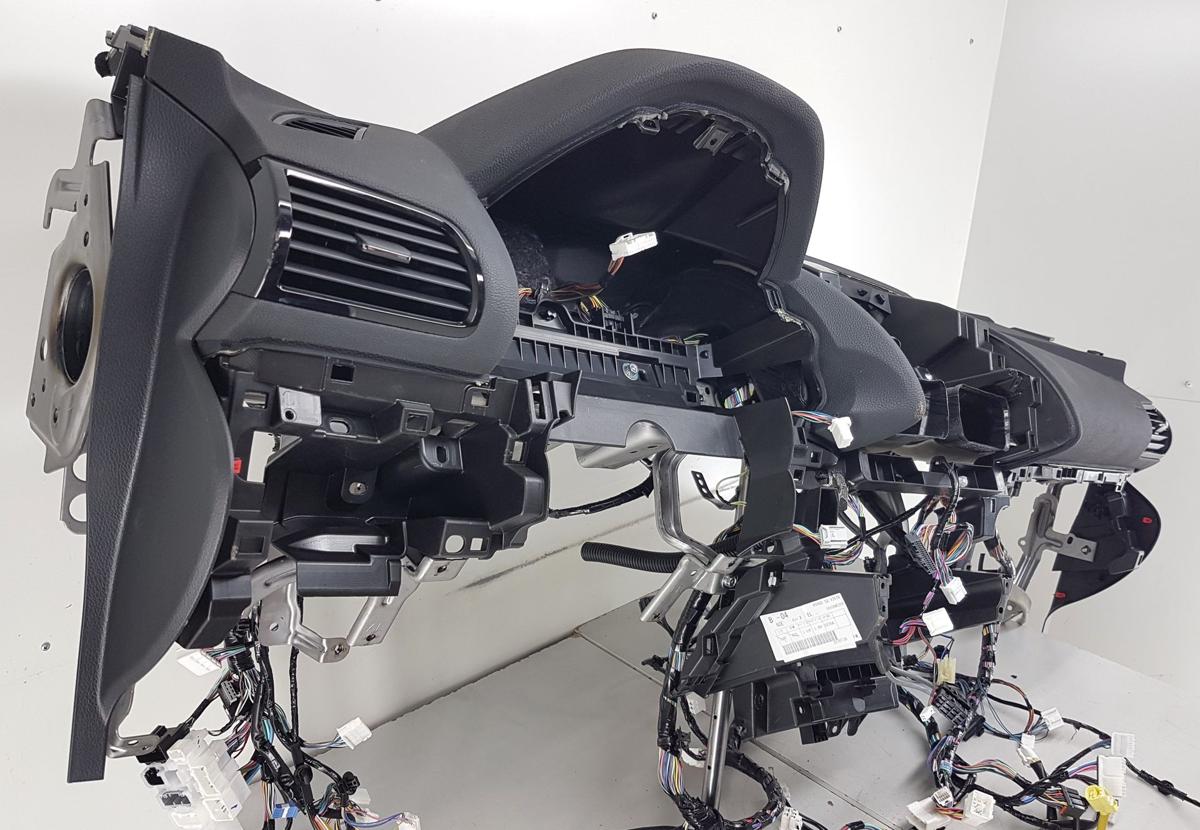Mitsubishi Eclipse Cross original Armaturenbrett Cockpit Facelift BJ2023